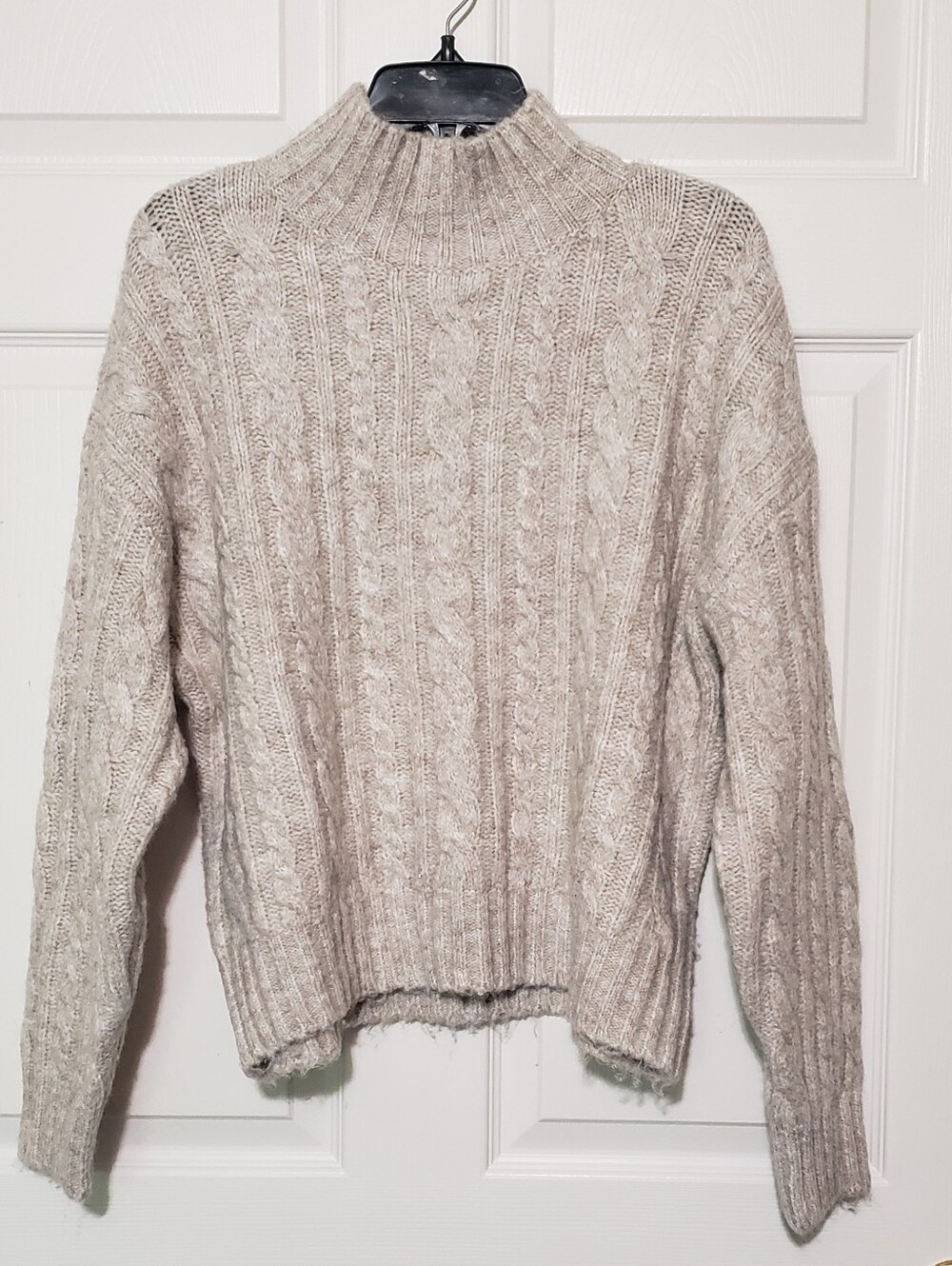 Elie Tahari Neutral Cable Knit Scoop Sweater